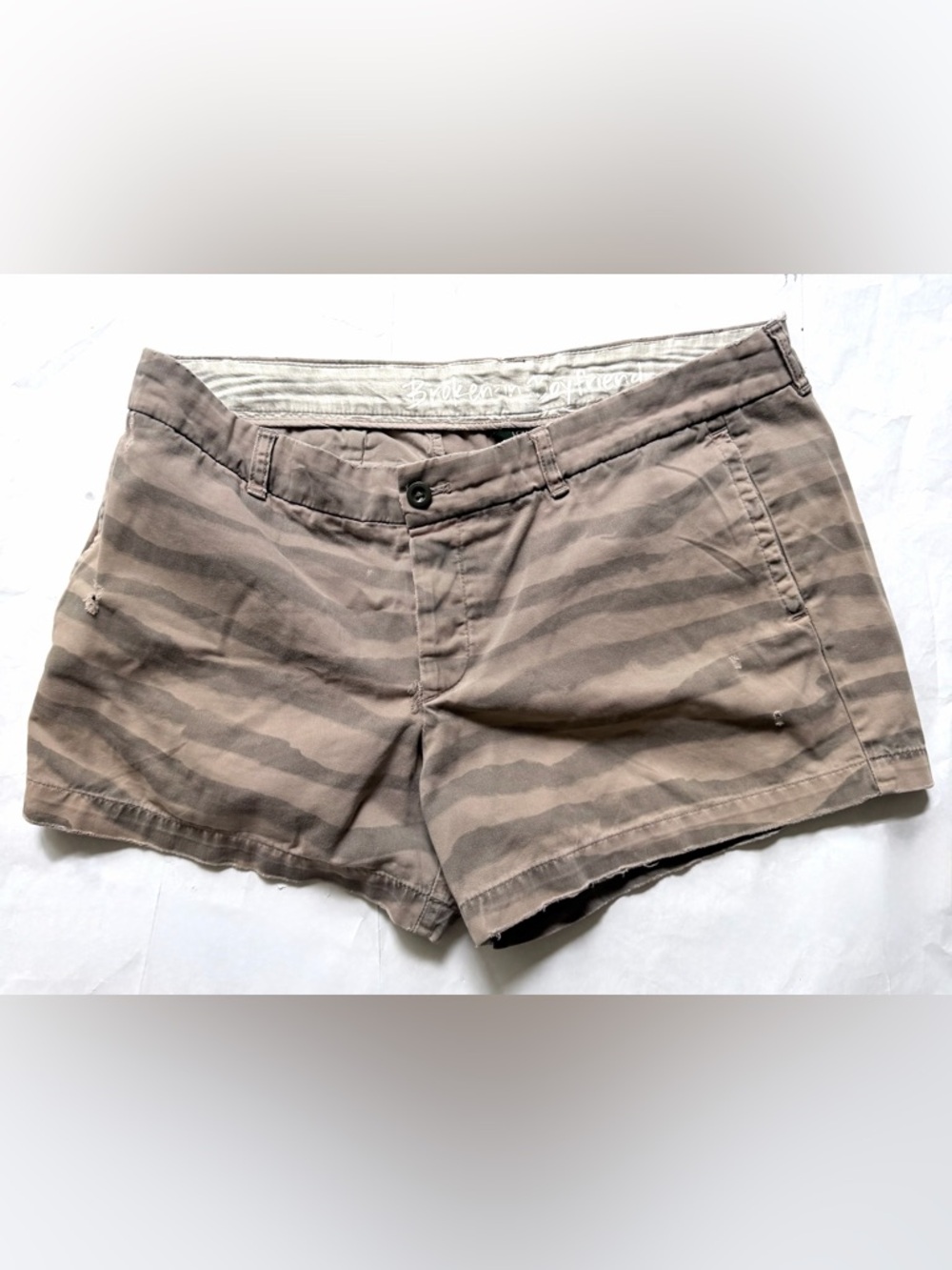 J Crew Broken in Boyfriend shorts size 14
Khaki zebra stripe